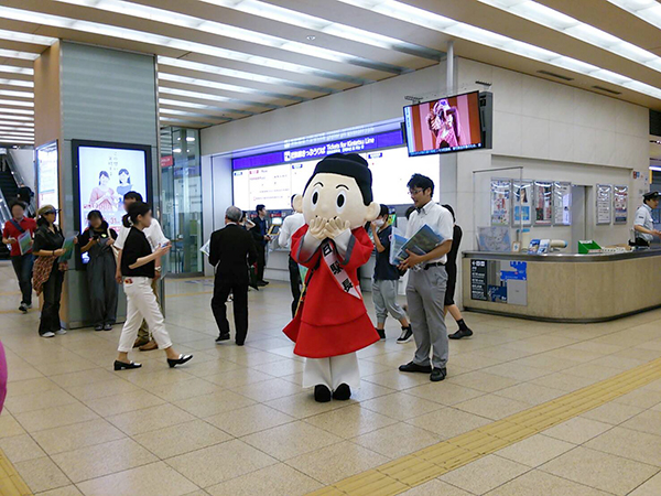 写真：イベントの様子　まなりくん